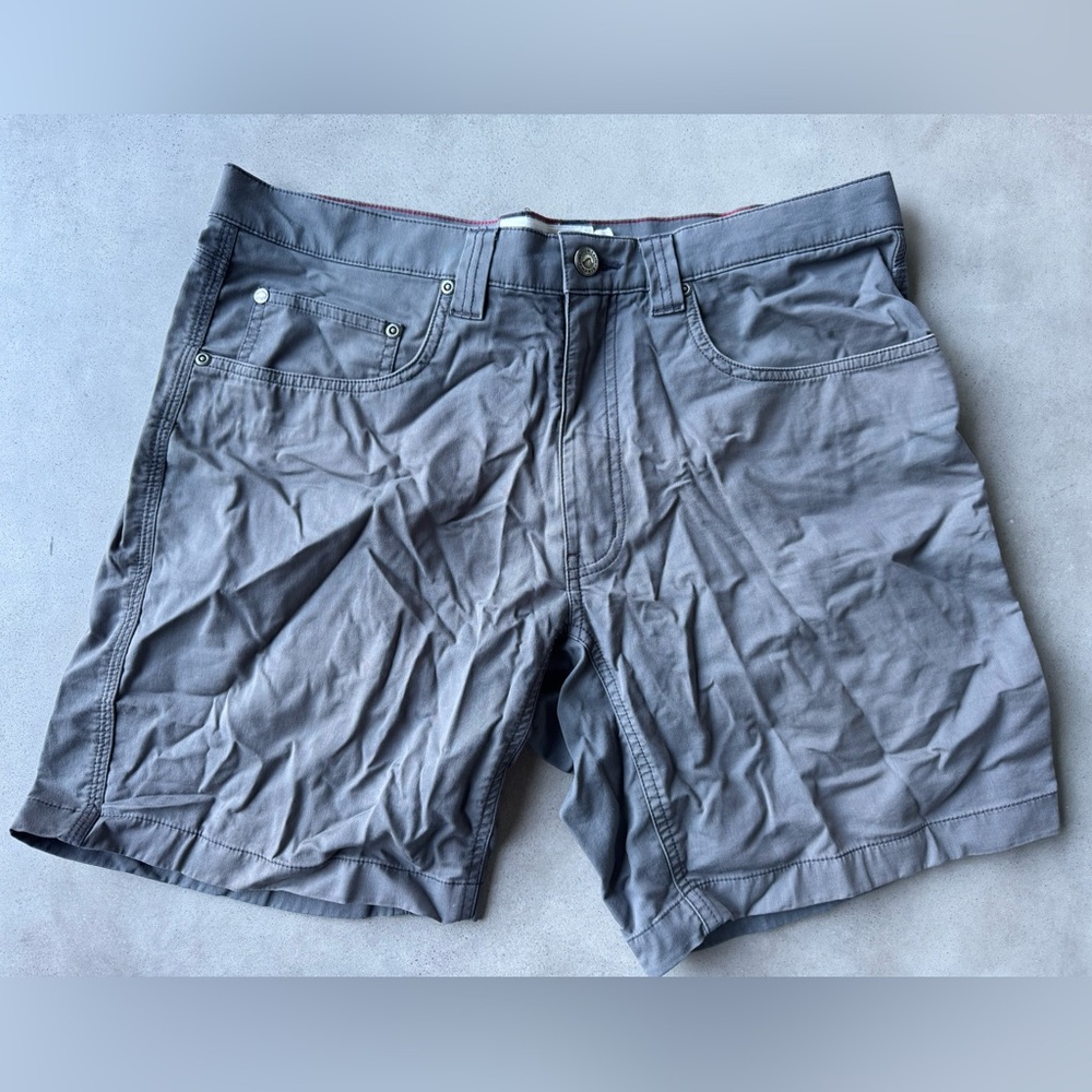 Mountain Khakis Men's Shorts Size 35x8